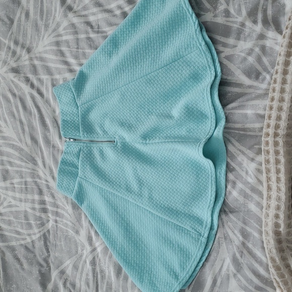 H&M Textured Women's Skirt - Picture 2 of 3